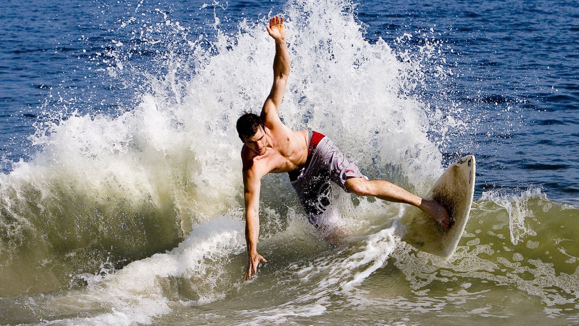 英超：曼联2-0战胜莱斯特城，拉什福德双响锁定胜局，足总杯曼联对莱斯特城